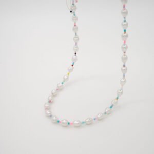 Collar de cuentas y perlas